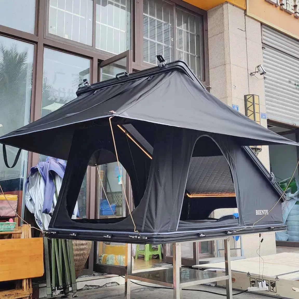 Wholesale Camping Outdoor 2-3 Person Car Roof Top Tent Australia Triangle Aluminum Hard Shell Best Rooftop Tents for Sale