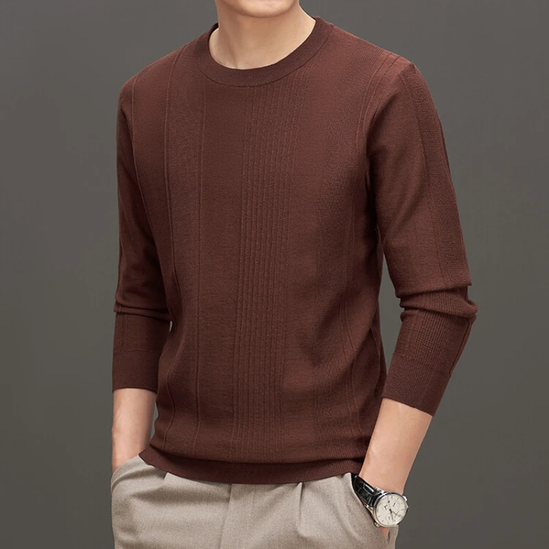 Plain color business casual men's sweater with a round neck, autumn new striped knitwear，Slim fit undershirt