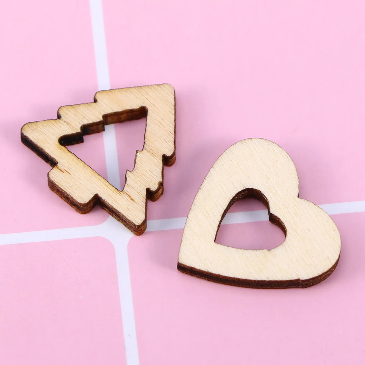 

100Pcs Wooden Xmas Pendant Lightweight Hanging Decor Christmas Tree Decoration Bell Design Xmas Home Ornament Gift