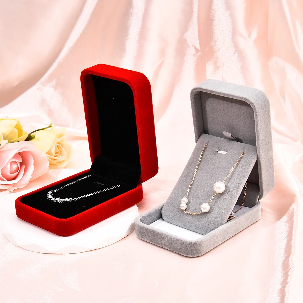 1 round cornered velvet jewelry box, long chain bracelet, ring packaging box, jewelry storage box, necklace box