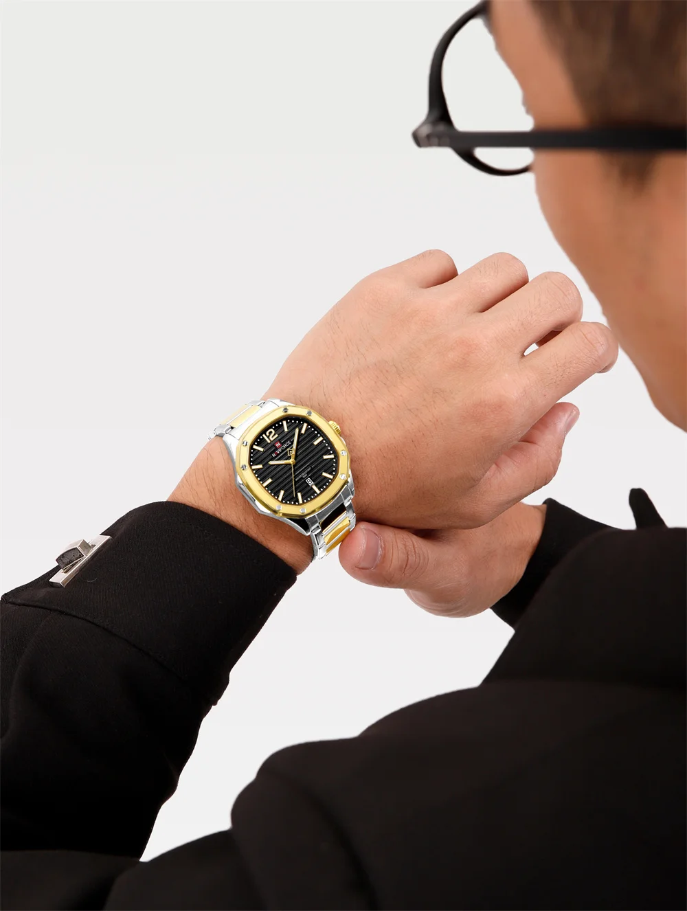 Naviforce 9243 Orologi semplici da uomo cinturino in acciaio impermeabile sportivo casual militare nuovo orologio da polso uomo orologi con calendario al quarzo