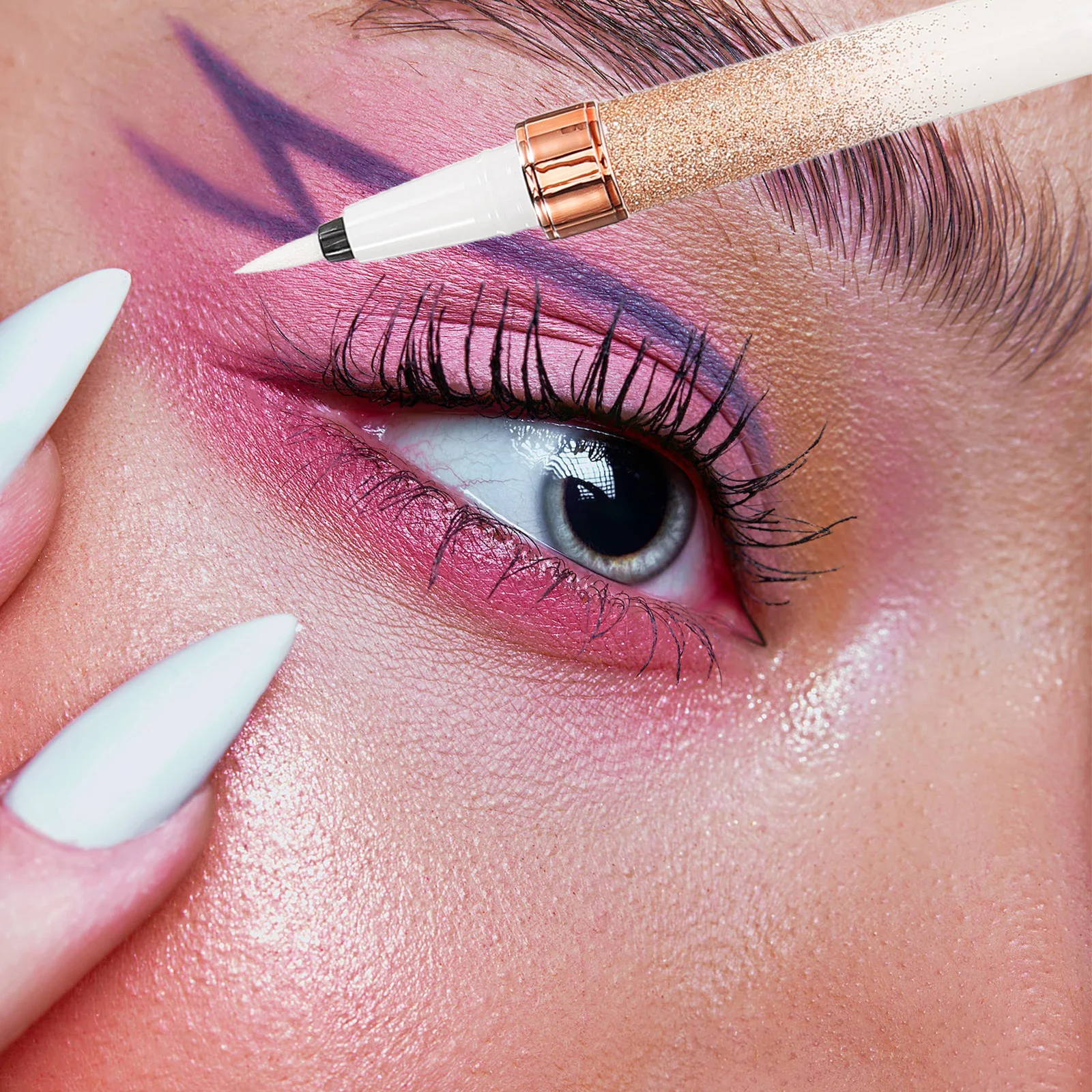 Czarny eyeliner w płynie w pisaku, wodoodporny, długotrwały, z cienką końcówką pędzelka, wysoka pigmentacja, łatwy w aplikacji, do precyzyjnego makijażu oczu z efektem kociego oka, do codziennego makijażu.