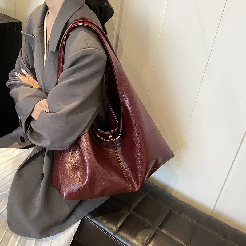 

Designer Large PU Leather Hobo Underarm Bags Lady Fashion Shoulder Party Bag for Women New Trend Y2K Casual Handbags and Purses