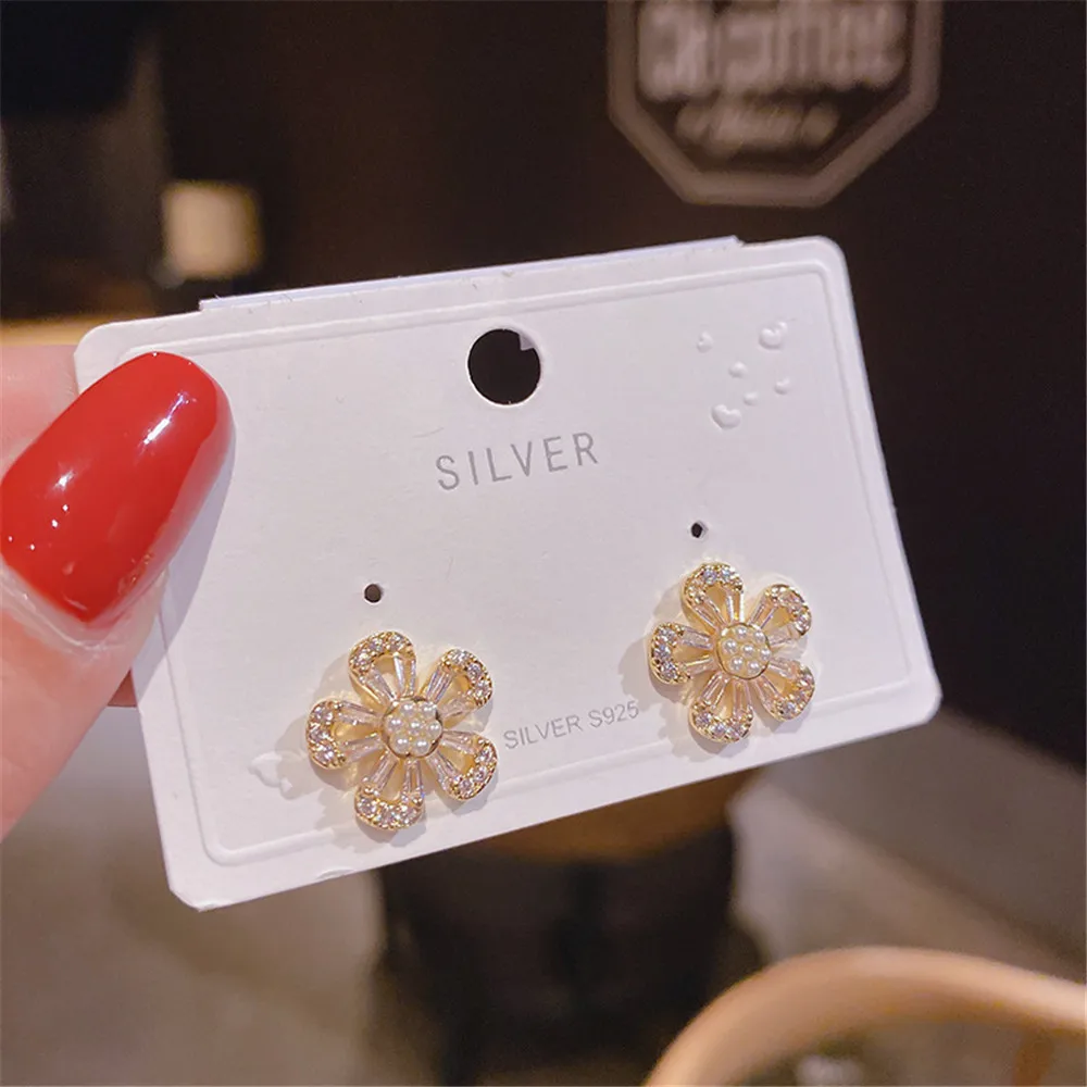 FShiny Rhinestone Crystal Flowers Earring  Vintage Flowers Christmas Snowflakes Temperament Earrings Girl New Year Jewelry Gifts