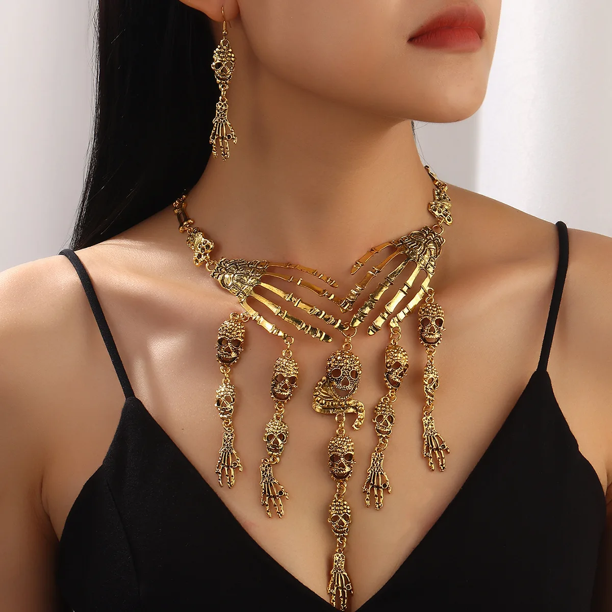Halloween Jewelry Exaggeration Skeleton Necklace Choker Clavicle Chain Horro Party Cosplay Tassel Skull Bones Charms Necklaces
