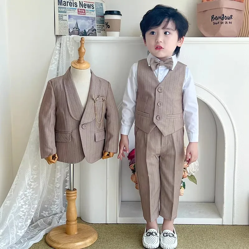 

Kids Striped Birthday Party Outfit Boys Wedding Suit Set Childre's Jacket Vest Pants Bowtie Brooch 5Pieces Winter Clothing Set
