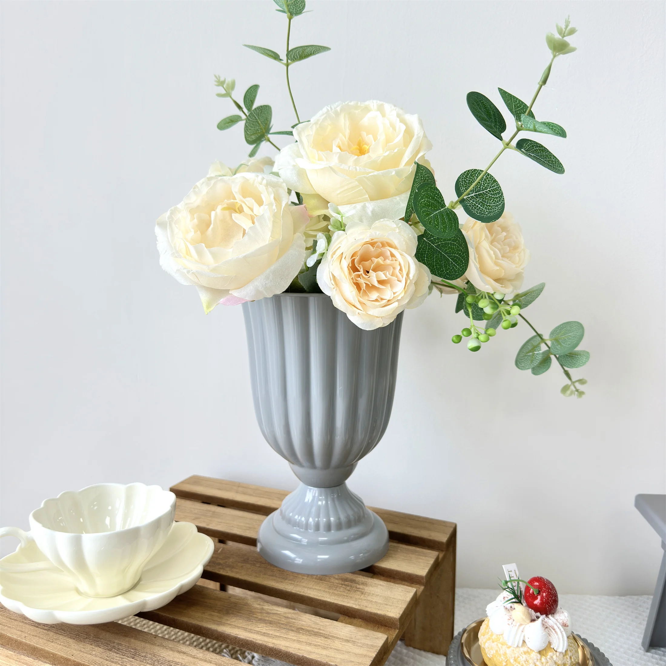 Thumbnail 3 - #18 Decorative Flower Vases Price Drop Alerts