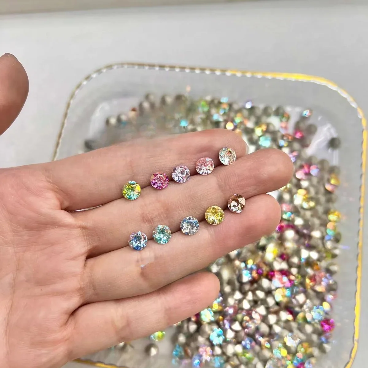 100pc 6mm High Quality Crystal Rhinestone Pointed Back Strass Nail Decoration Colorful Glitters Garment Stone Multi Colors