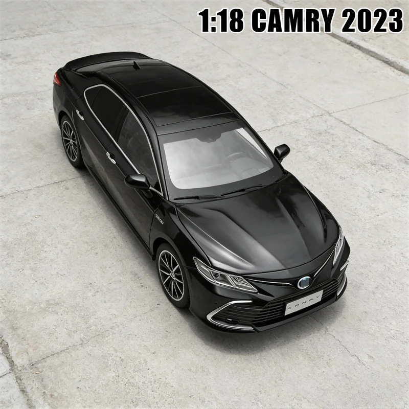 

Модель автомобиля Toyota Camry 1:18, литая под давлением, из сплава, имитационная игрушечная машинка, коллекционный подарок, украшение для хобби
