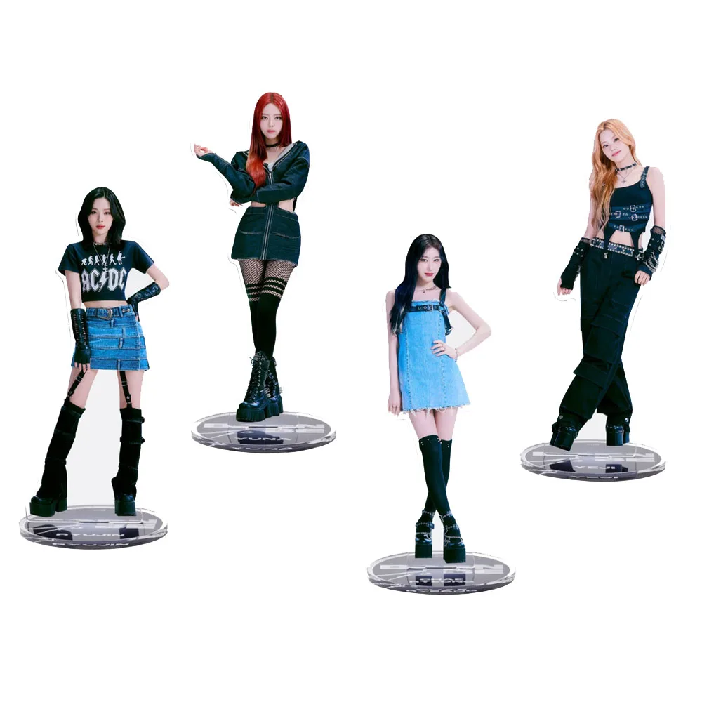 Kpop Itzy Album Geboren Om Acryl Standee 10Cm Yeji Lia Ryujin Yuna Chaeryeong Stand Figuur Desktop Ornamenten Fans Verzamelen Cadeau