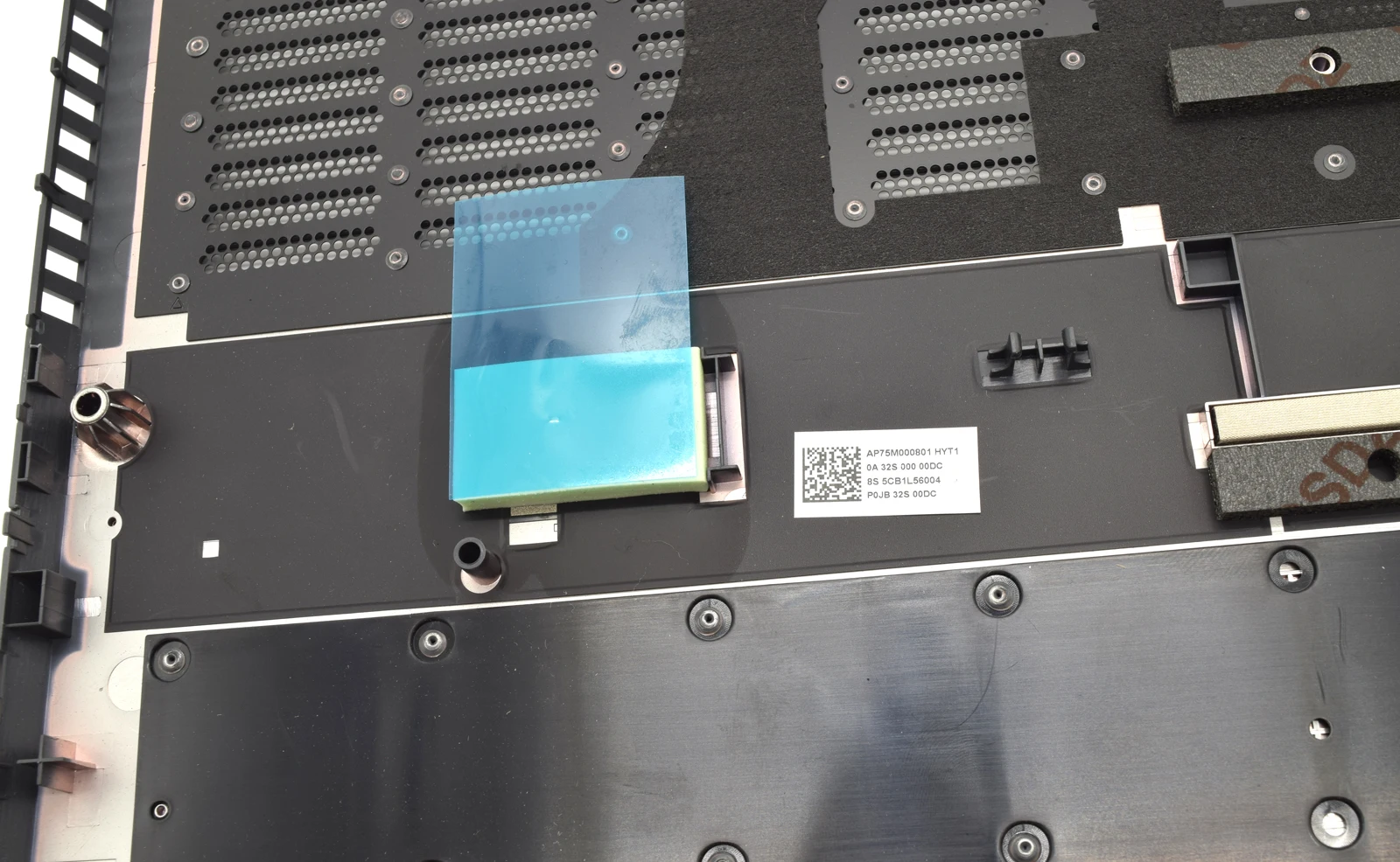 Custodia Inferiore Nuova Per Lenovo Legion Slim 5 16APH8/16IRH8 – Modello 5CB1L56004, Colore Nero!