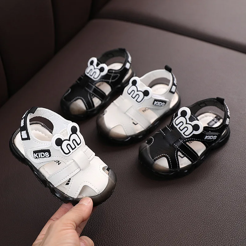 Kid Shoes Boys/Girls LED Illuminated Sandals 2023 Summer New Breathable Baby Shoes Girl Soft Sole Lightweight Beach Shoe صنادل