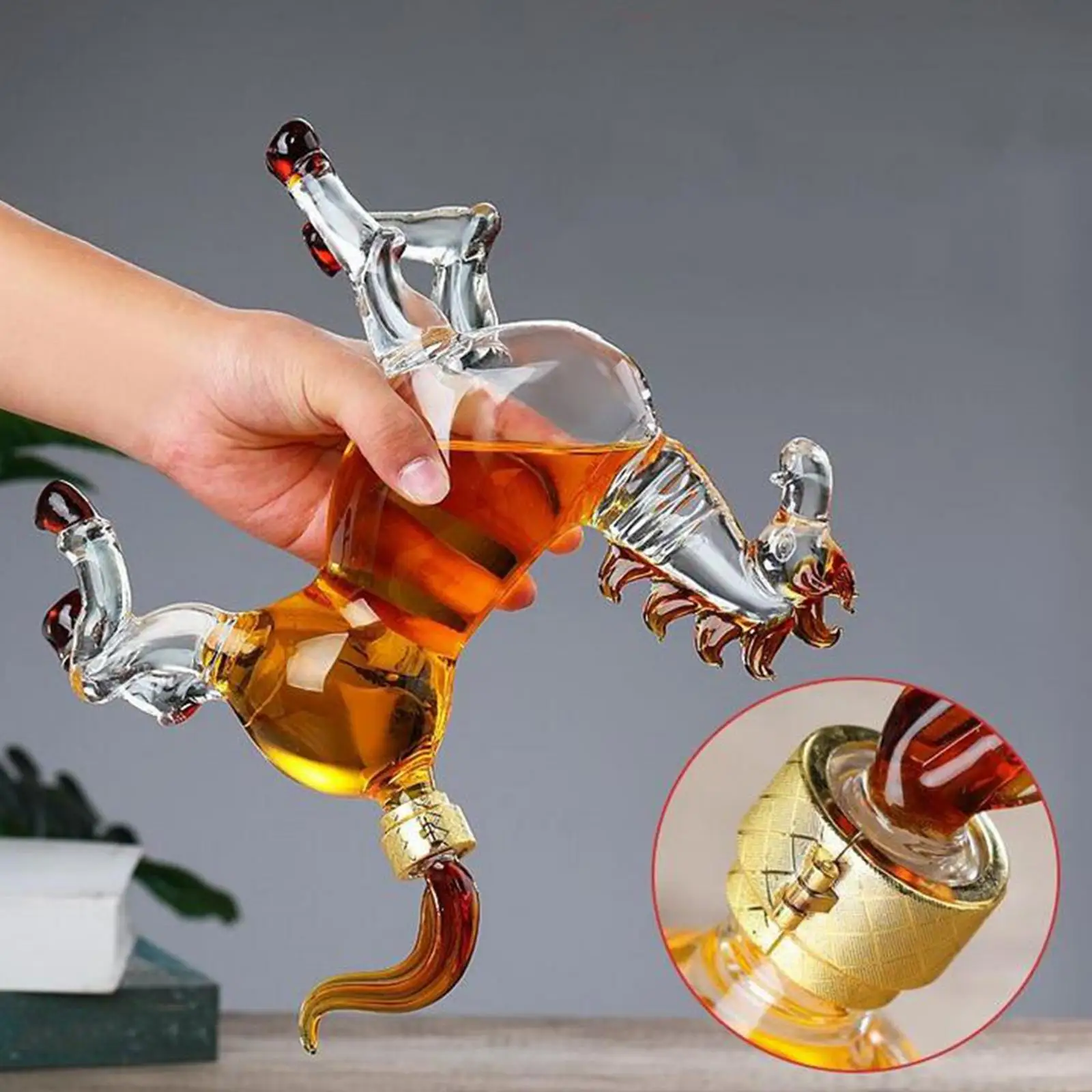 Creative Horse Shape Decanter 1L Decorative Horse Stand Glass Transparent Container Holder for Any Other Drink Liquor