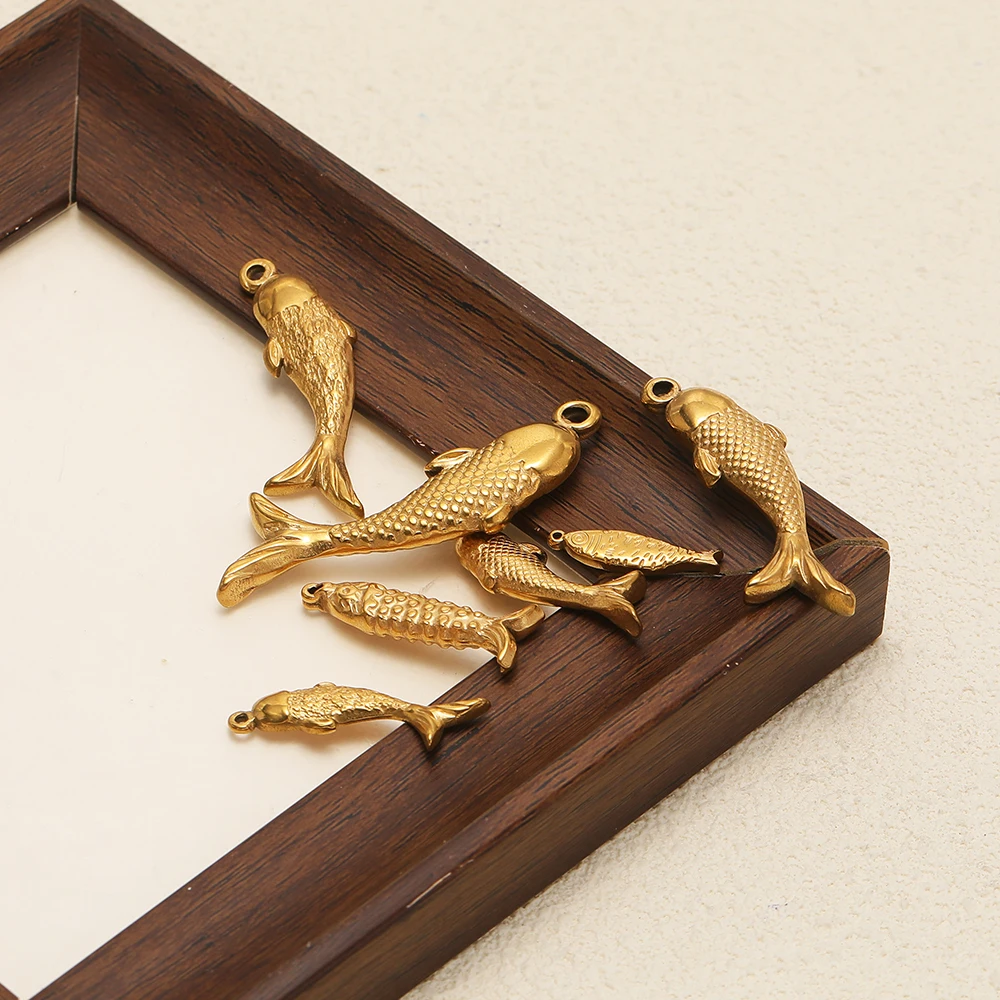 5 Stück Edelstahl-Fisch-Anhänger mit 18K Goldbeschichtung für DIY Kinderarmbänder, Ohrringe, Anhänger, süße Halsketten, Schmuckzubehör – Detail 2