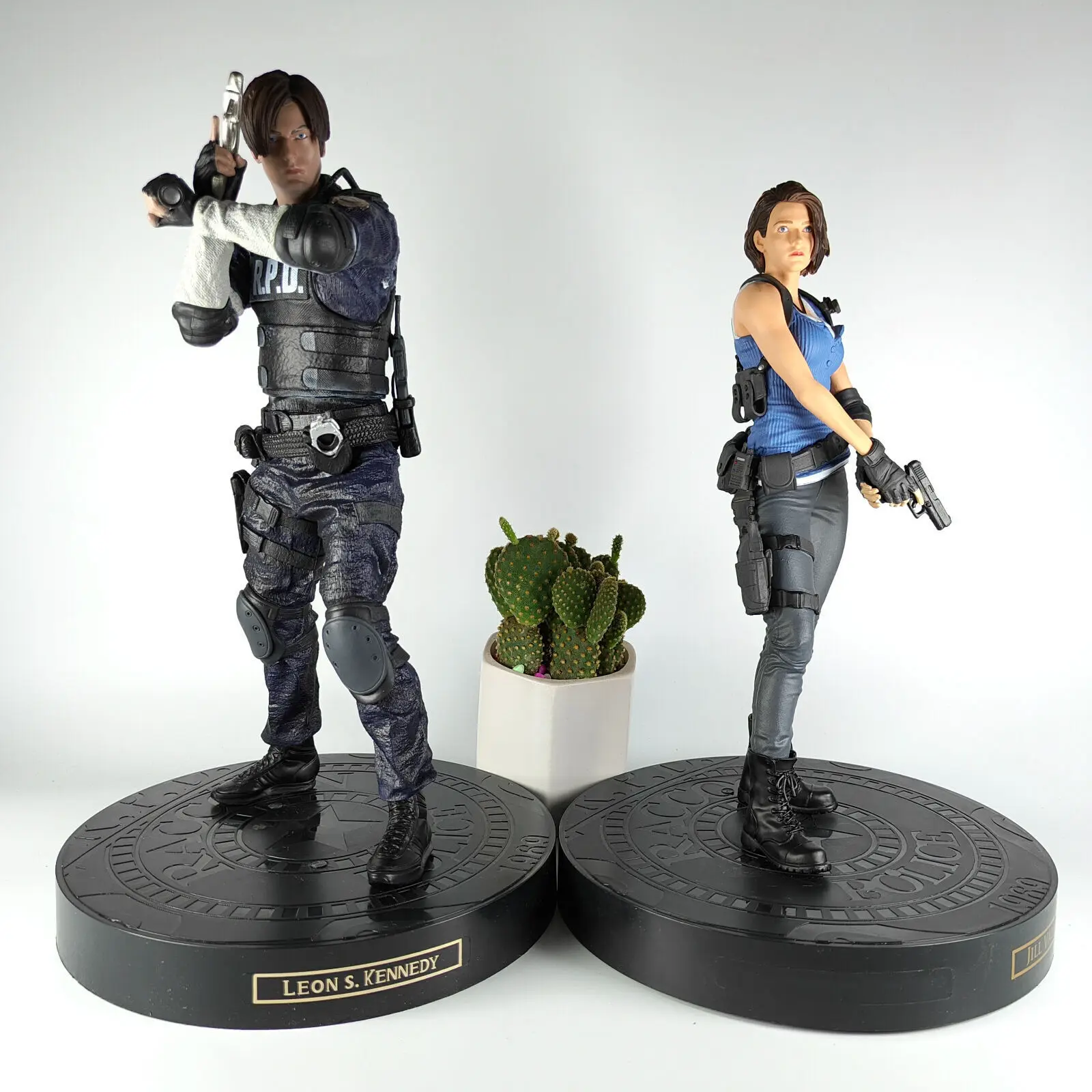 VALENTINE Character JILL BIOHAZARD EVIL Leon Scott Kennedy 30cm Statue Action Figure Toys