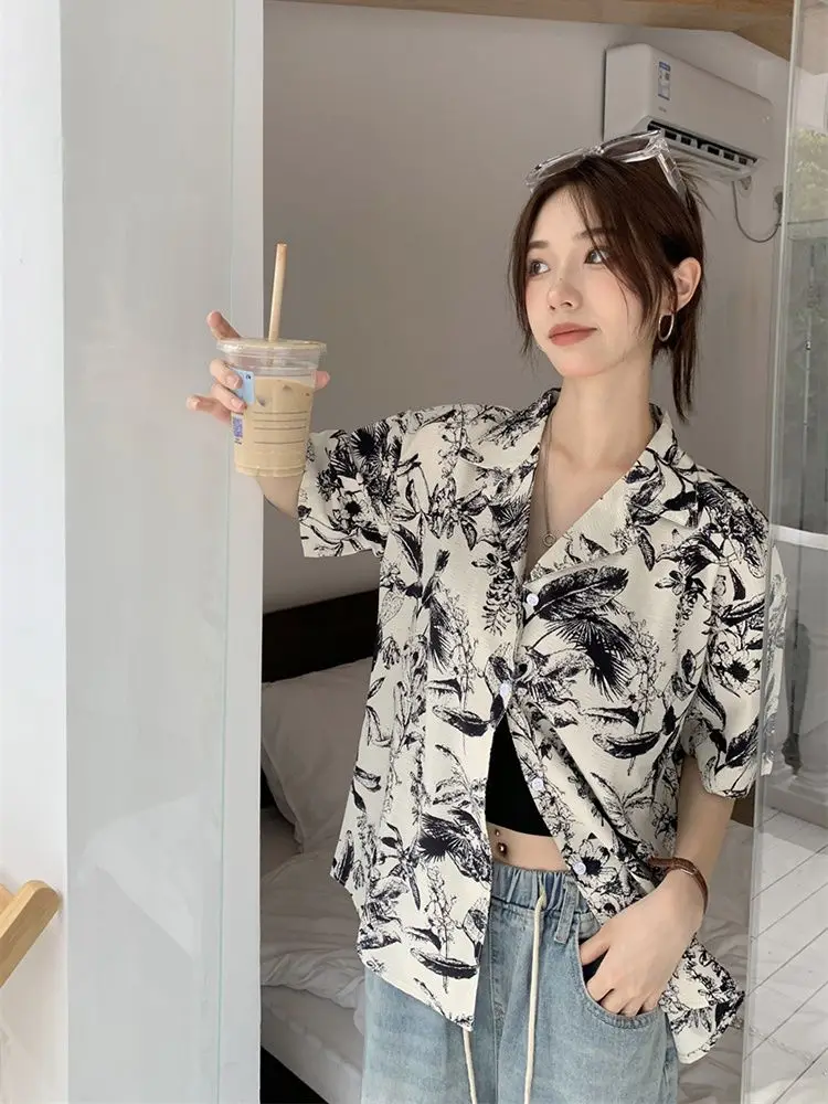 Holiday Style Printing Women\'s Summer Thin Japanese Loose Versatile Shirt Hong Kong Style Retro Lazy Short Sleeved Top Polo-neck