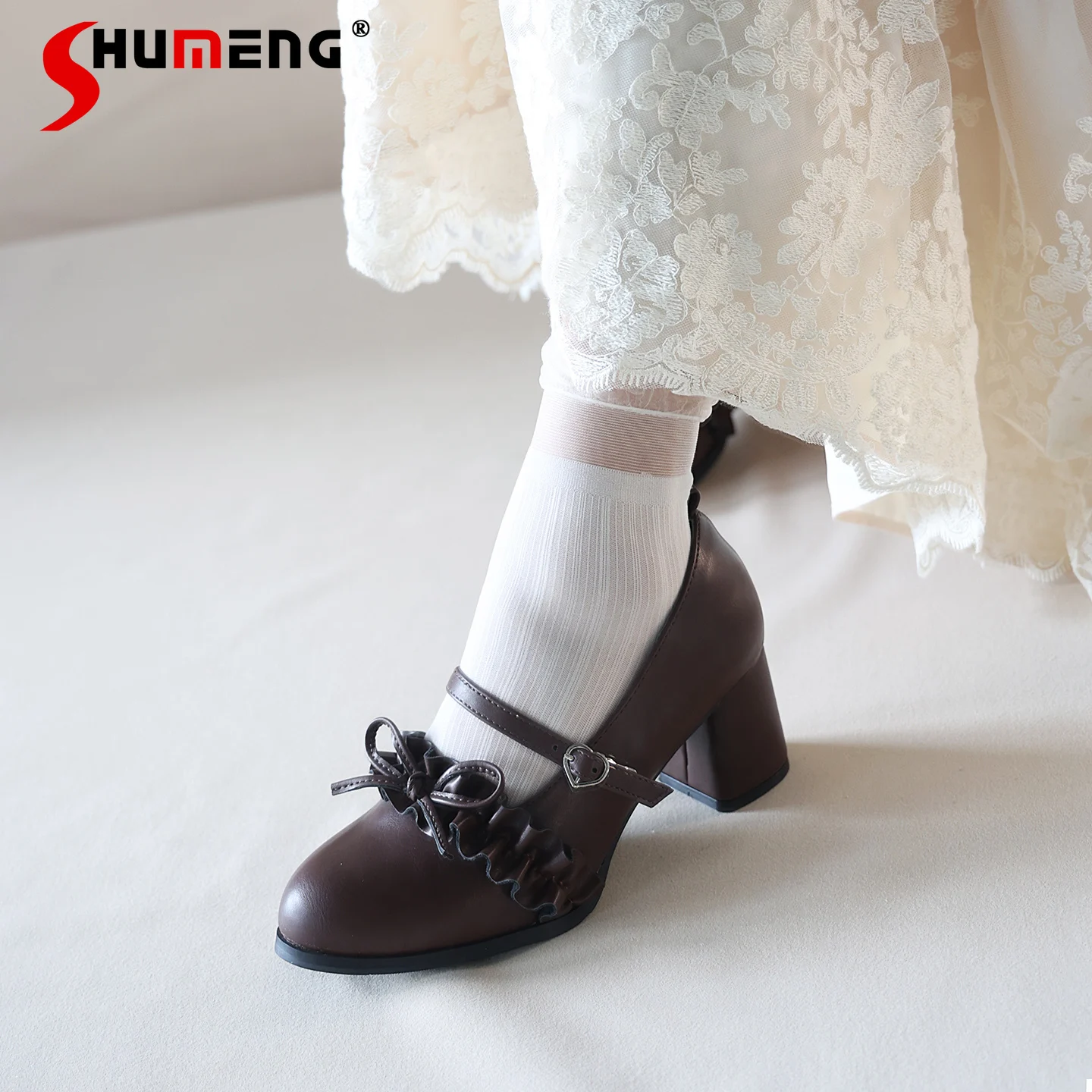 

Элегантные туфли Мэри Джейн в японском стиле с острым носком и оборками с бантом, милые универсальные черные туфли-лодочки из искусственной кожи на высоком каблуке для женщин, туфли Лолита