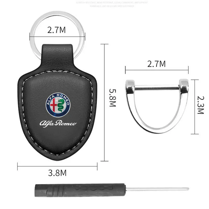 Alfa Romeo Lederen Sleutelhanger - Sfeerimpressie met autosleutel