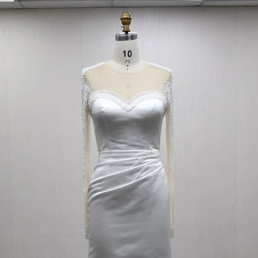 Abito da sposa in raso a maniche lunghe con scollo a O e bottoni con lacci sul retro Abito da sposa bianco ricamato