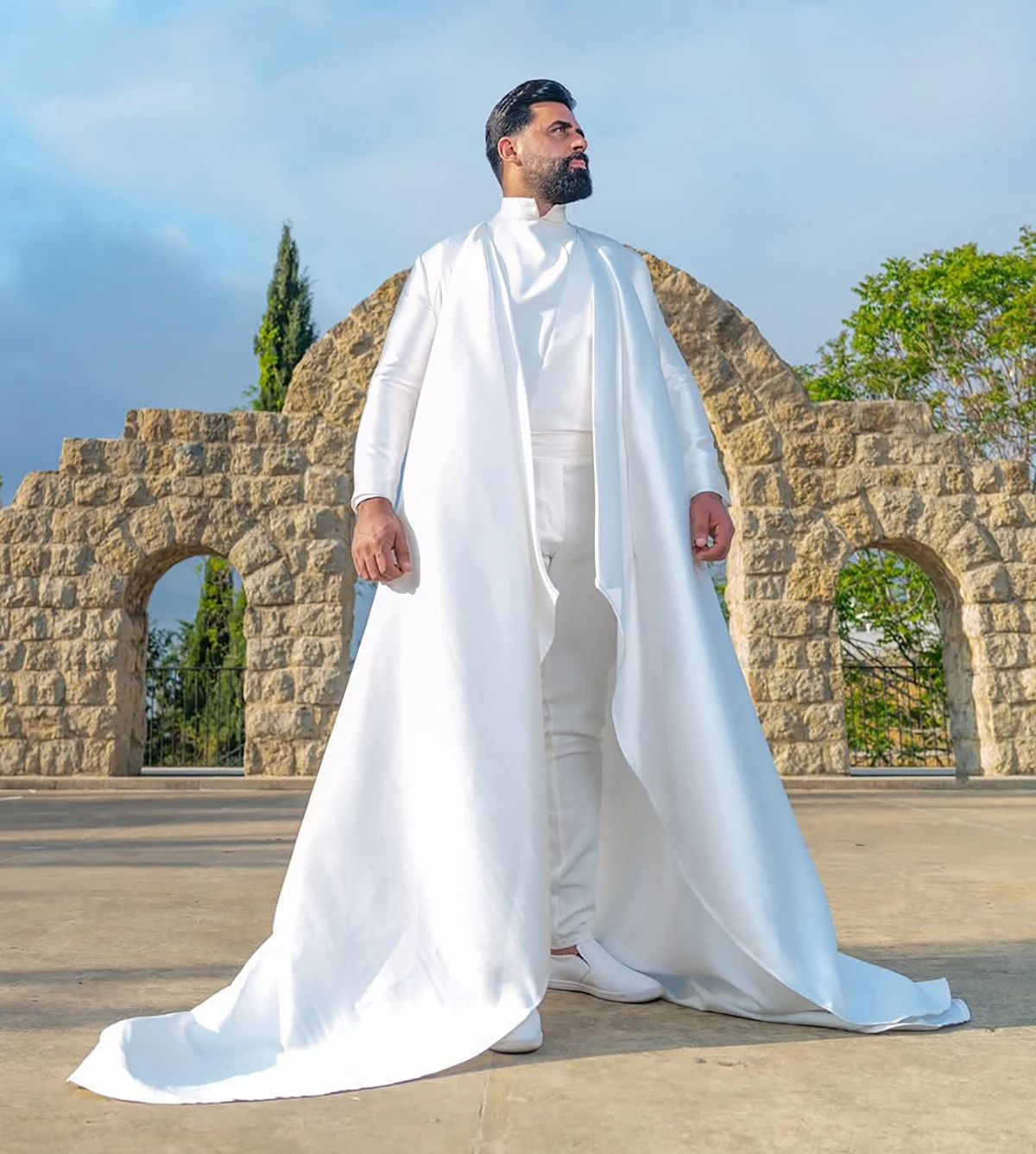 فريد بسيط الأبيض الرجال البدلة الصليب الجمجمة خنفساء شال التلبيب العريس ارتداء حفلة سهرة 3 قطعة (سترة + بانت + كيب) مخصص