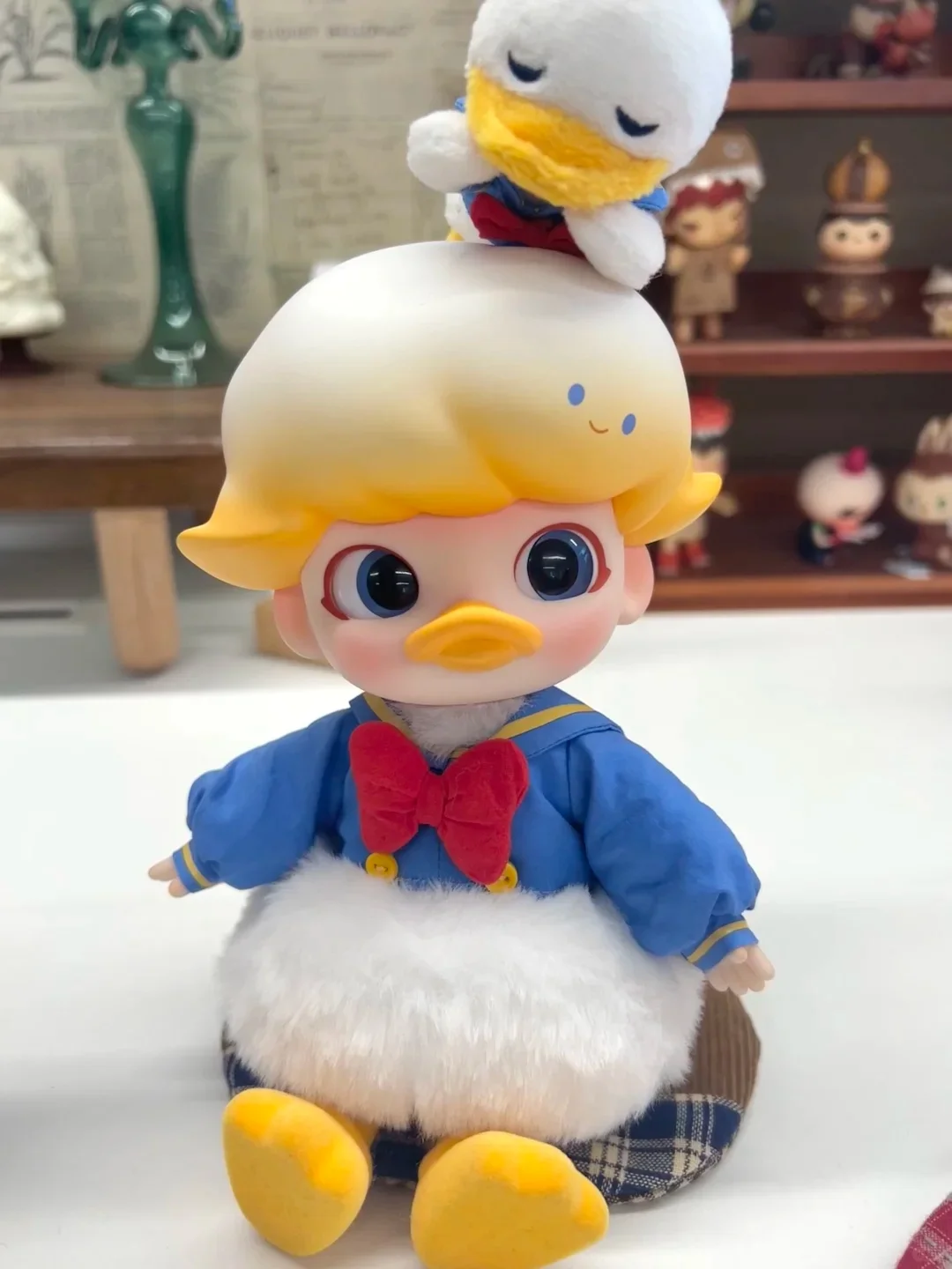 ディムー-ドナルドダックのモバイルフィギュア,1,8,かわいい,ディムーのアヒルのデザイン,収集可能なモデル,テーブルトップの装飾,クリスマスプレゼント,新しい,本物