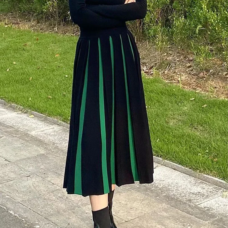 Retro Fashion Stripe Mini Knitted Skirt Women's Mixed Color Elegant High Waist Panel Versatile Pleated Skirt Spring and Autumn