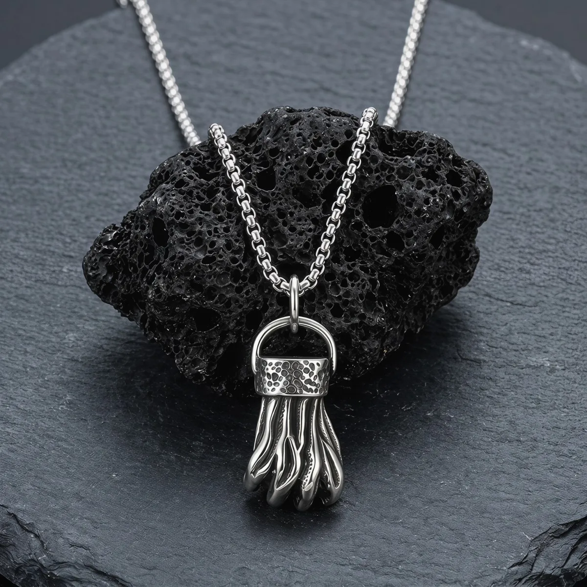 Silvery Stainless Steel Veiny Muscle Fist Pendant Necklace Gym Fitness Strength Motivational Jewelry For Men