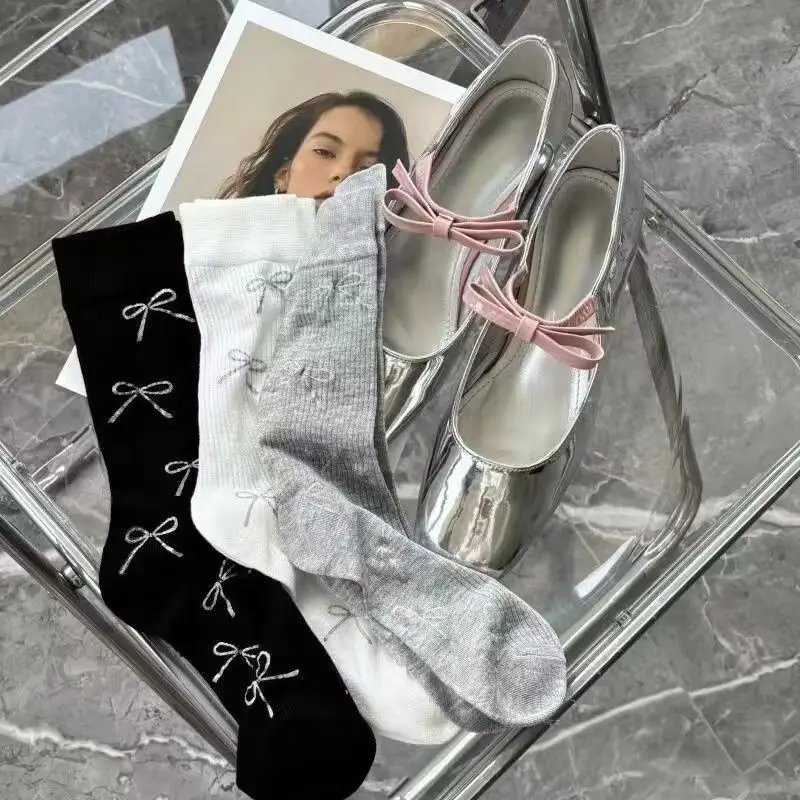 Calcetines finos de verano con lazo para mujer y niña, medias de lunares suaves y transpirables, color gris y blanco, calcetines de tubo cómodos y dulces para uso diario, accesorios de moda