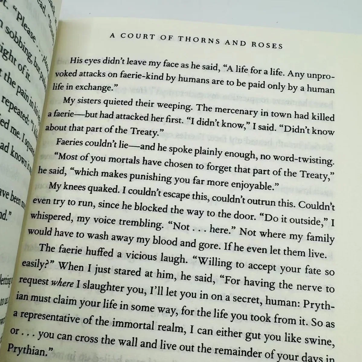 A Court of Thorns and Roses Paper, 5 volumes in a box, plain packaging