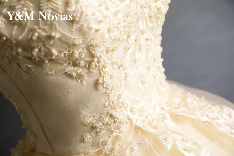 فساتين جديدة من Champagne Quinceanera مزينة بالخرز ورقبة على شكل حرف V فساتين الأميرة الجميلة ذات 16 سنة لمدة 15 سنة من Vestidos