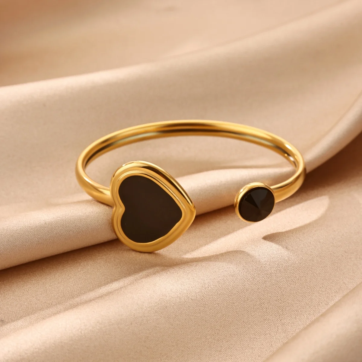 Vintage Black Oil Drop Heart Zircon Bangles For Women Gold Color Stainless Steel Heart Bangle Party Wedding Hand Jewelry Gift
