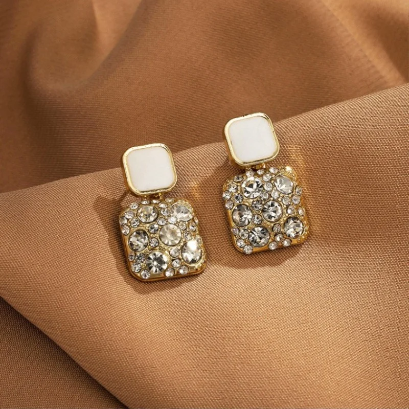 High end square earrings with temperament for autumn and winter, trendy and personalized, cool style earrings and earrings