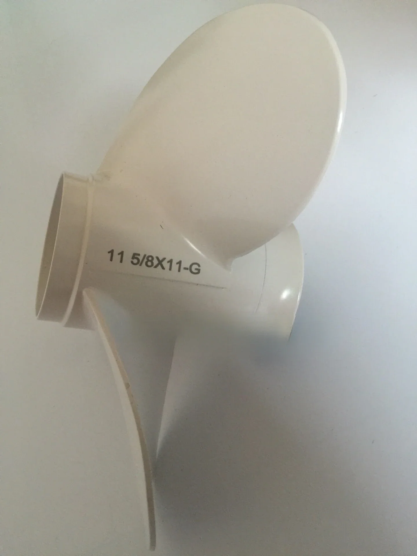 2 blunt 40/48 horsepower outboard propeller 11 inch propeller.
