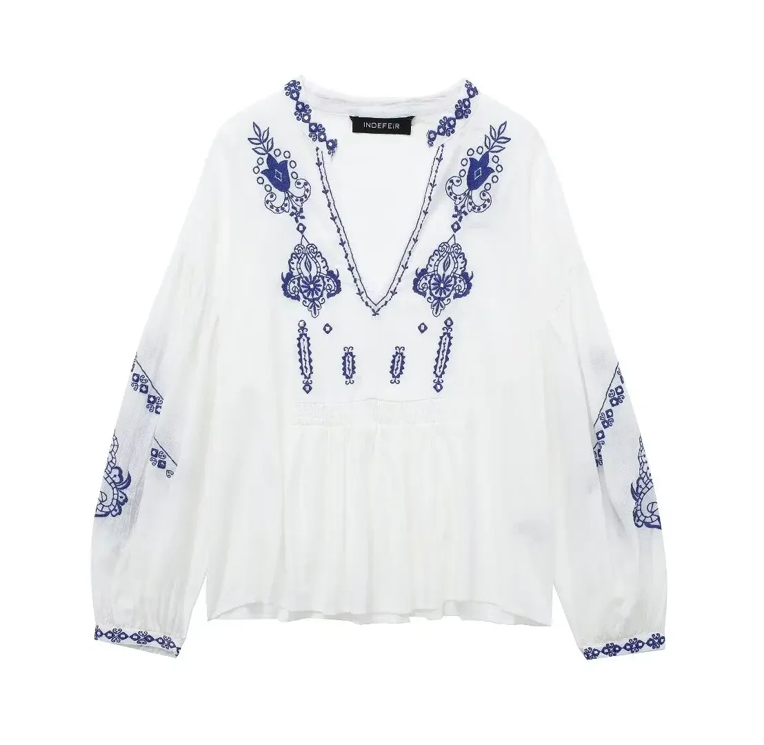 

Women's new fashion beaded embroidery decoration loose V Neck pleated poplin shirt retro long sleeved women's shirt Chic top