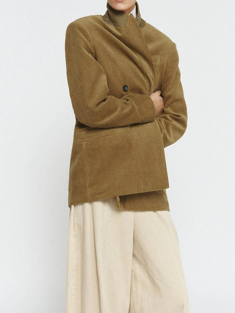 

Новинка! Модный свободный женский костюмный пиджак на весну 2026 года: комфортный, универсальный, для офиса, с длинными рукавами и пуговицами.