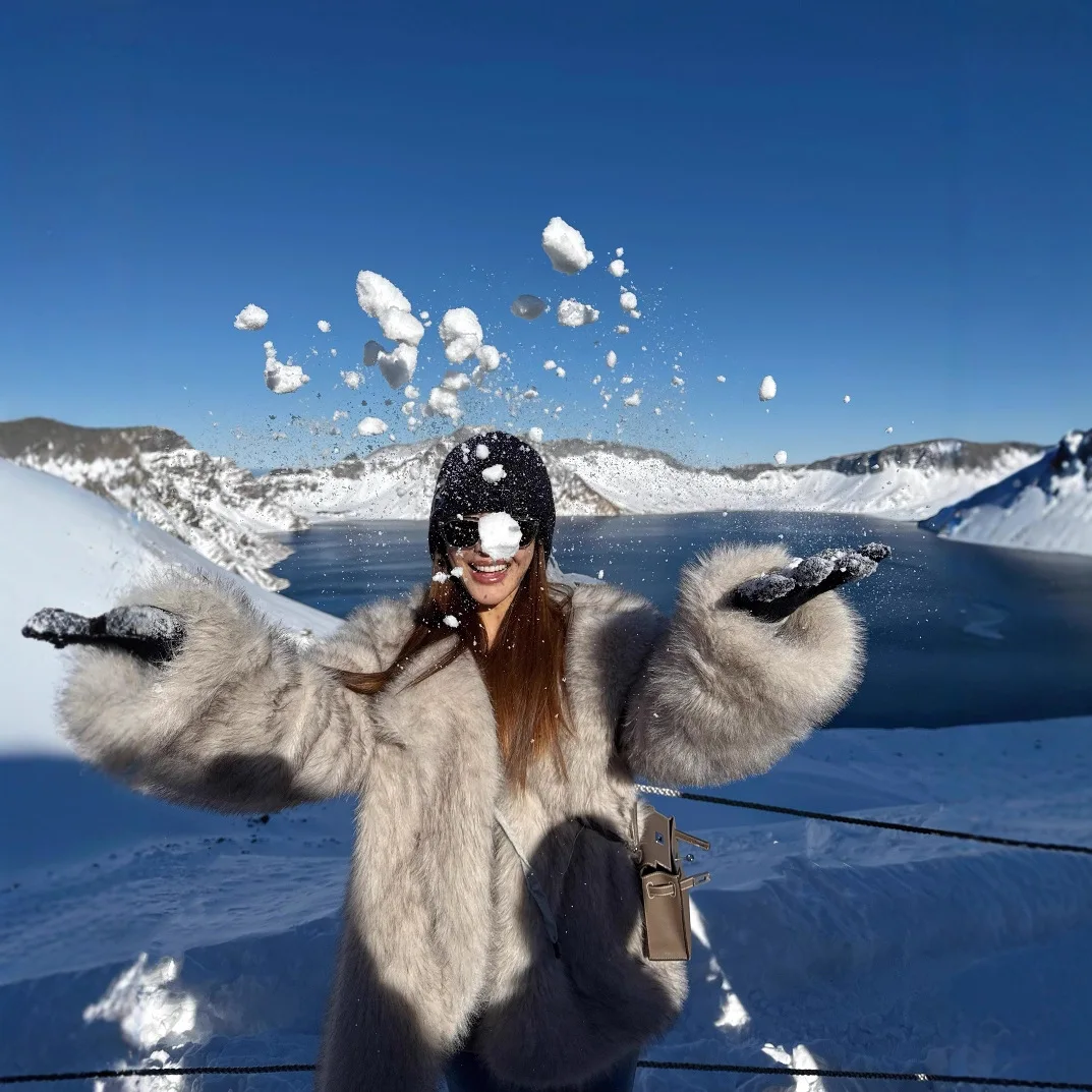 

Французский стиль, женская зимняя эко-пуховая куртка, бежевый воротник с вырезом, плюшевая женская верхняя одежда из искусственного меха, уличная пушистая женская норковая шуба