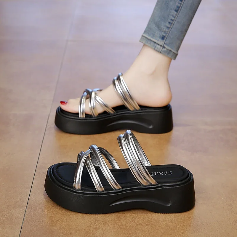 Fade Resistant Ladies Summer Slippers Anti Slip Color Stable Material Resist Sun Exposure for Long Term Outdoor Daily Wearing