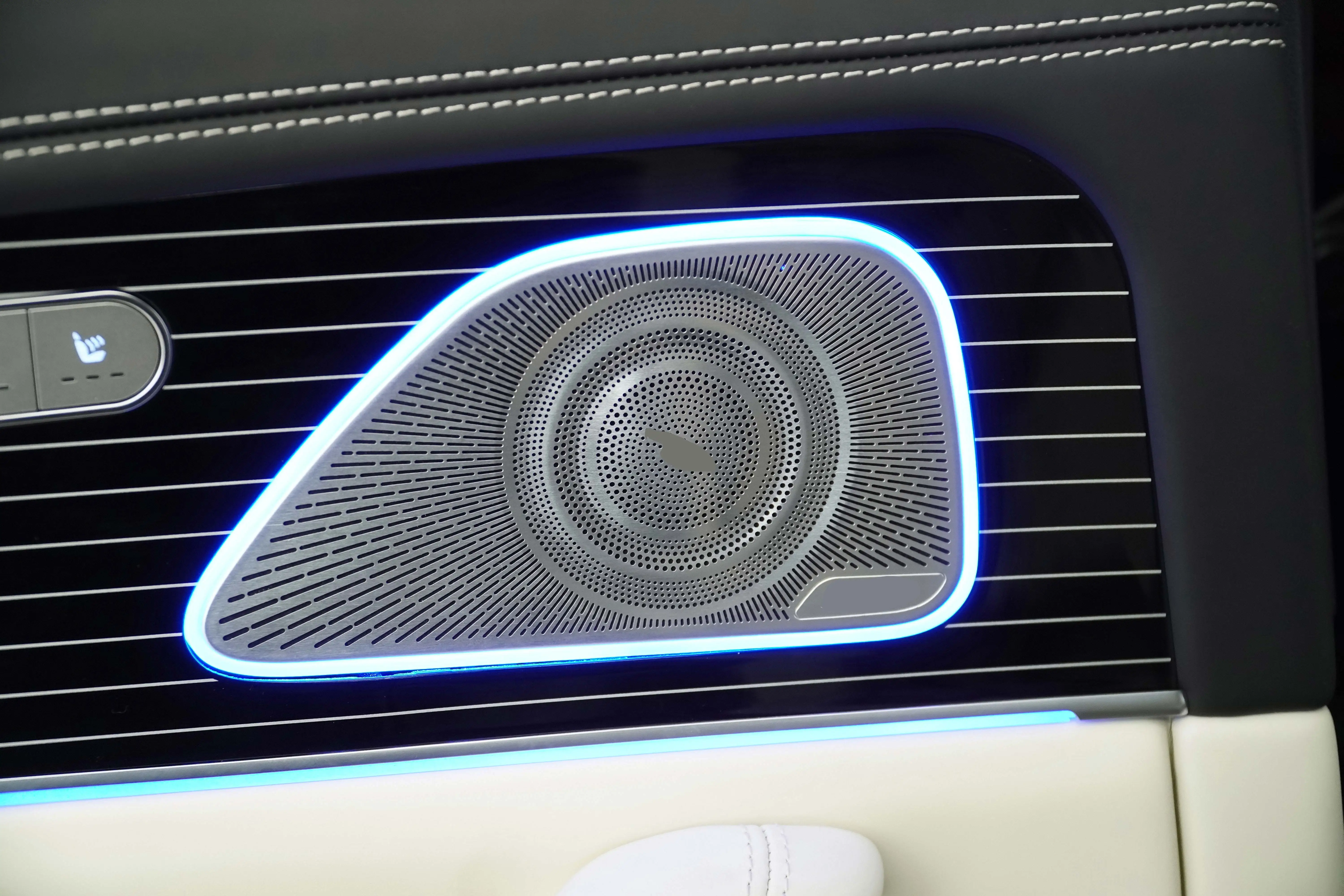 Picture 5: Suitable for GLE W166  Luminous Speaker