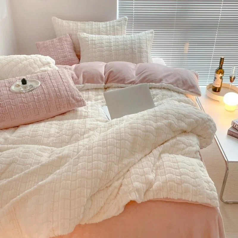 Solid Color High-end Grid Plush Bedding Four Pieces Set Thick Warm Bed Sheets Duvet Cover Skin Friendly Quilt Covers Pillowcase