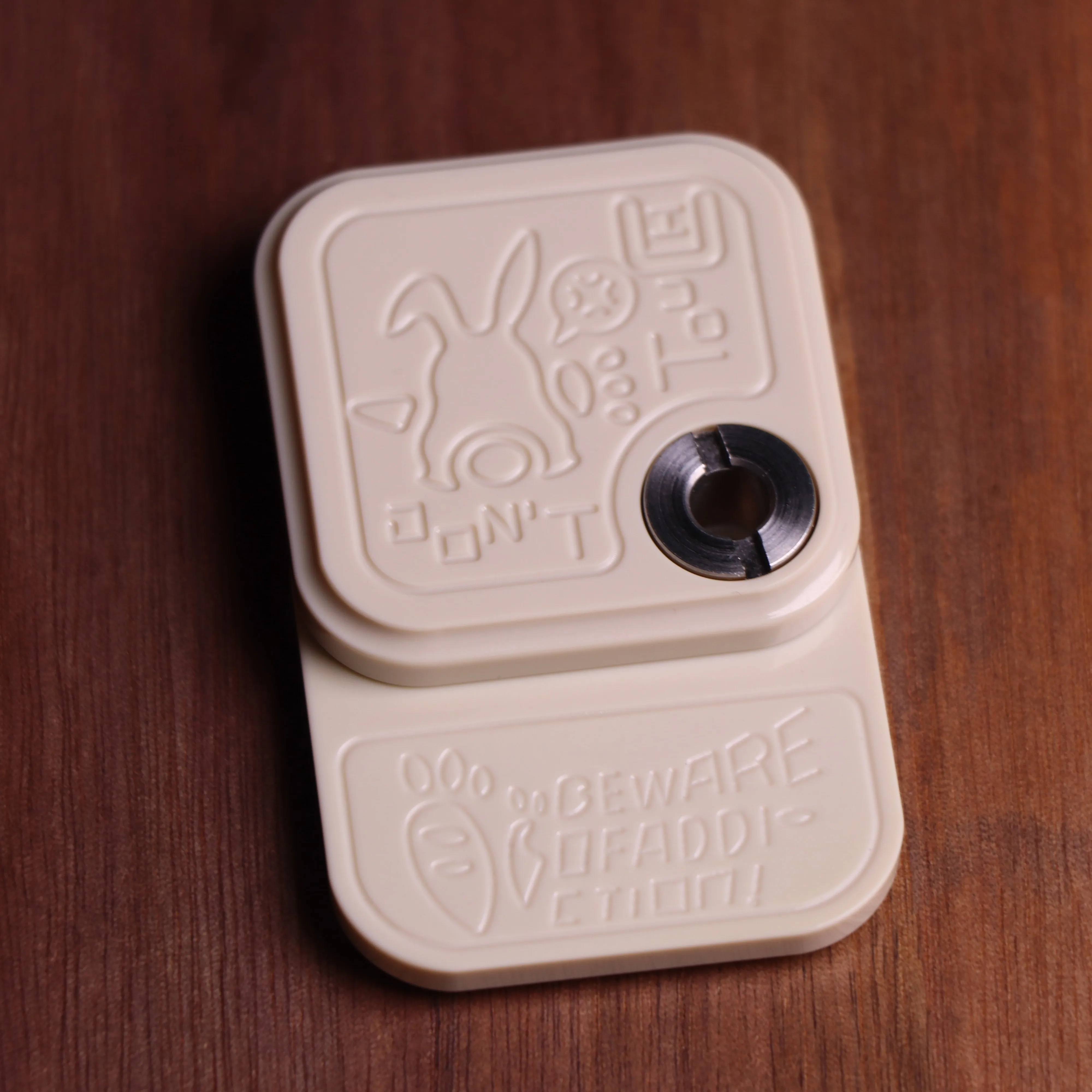 رواية نظرة خاطفة أرنب EDC الجانب دفع بطاقة تململ لعبة تململ سبينر الإجهاد الإغاثة المنزلق ل ADHD القلق مكتب سطح المكتب #4