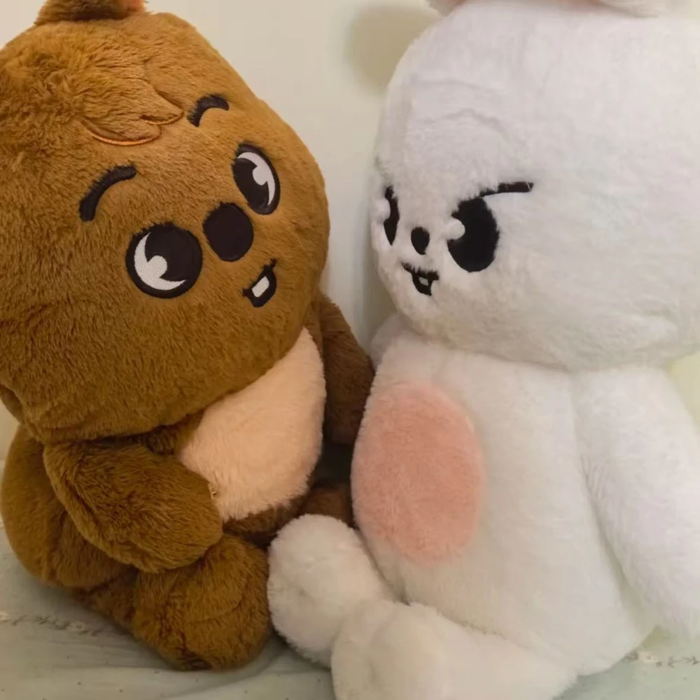 

--Stray Kids Plush SKZOO Toy Teddy Hug Pillow Doll Fan Gift Plush Toy Seoul FM Week Cloak Doll Magic School Kid Birthday Gift