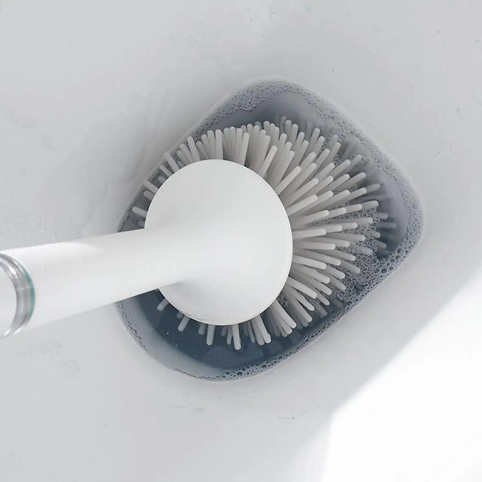 Water Spray Silicone Toilet Brush Long Handle Refillable Silicone Brush With Wall-Mounted Bathroom Cleaning Accessories
