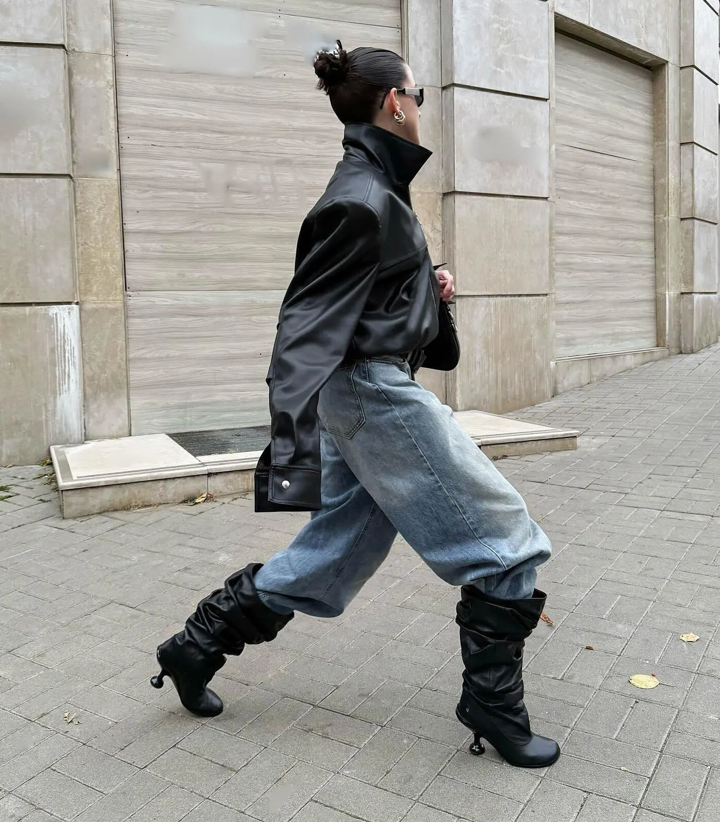 เสื้อแจ็คเก็ตหนังเทียมสไตล์พังก์ คอตั้ง แขนยาว ซิป  ทรงครอป  สำหรับผู้หญิง  แฟชั่นฤดูใบไม้ร่วง-ฤดูหนาว 2025  เสื้อผ้าสไตล์นักขี่มอเตอร์ไซค์