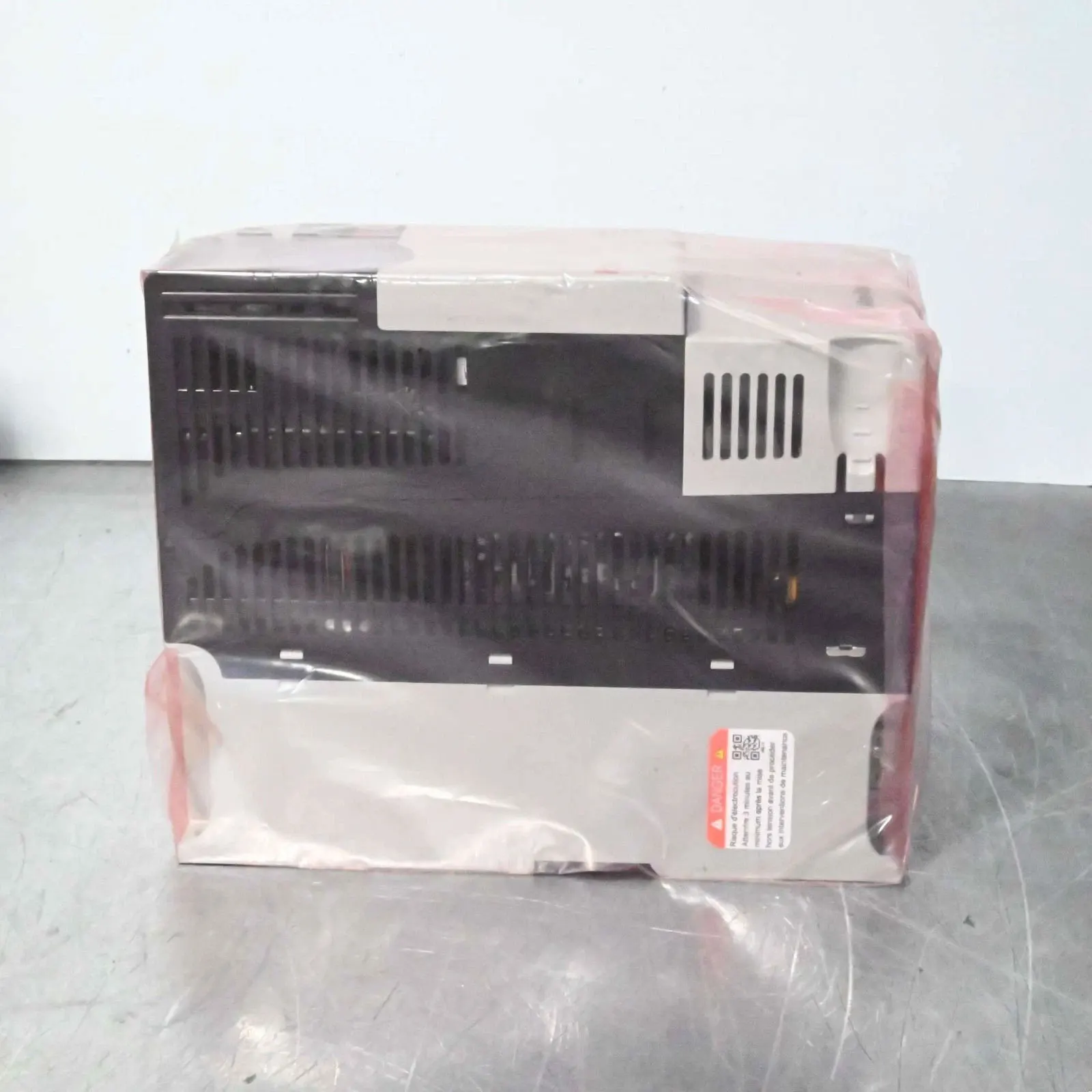 

Brand New 25A-E1P7N104 25A-E3P0N104 25A-E4P2N104 25A-E6P6N104 25A-E9P9N104 One Year Warranty ​