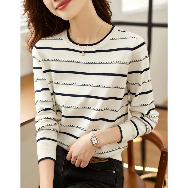 New Autumn Fashion Korean Striped Round Neck Casual Loose Versatile Slim and Fashionable Long Sleeve Knitted Women\'s Sweater