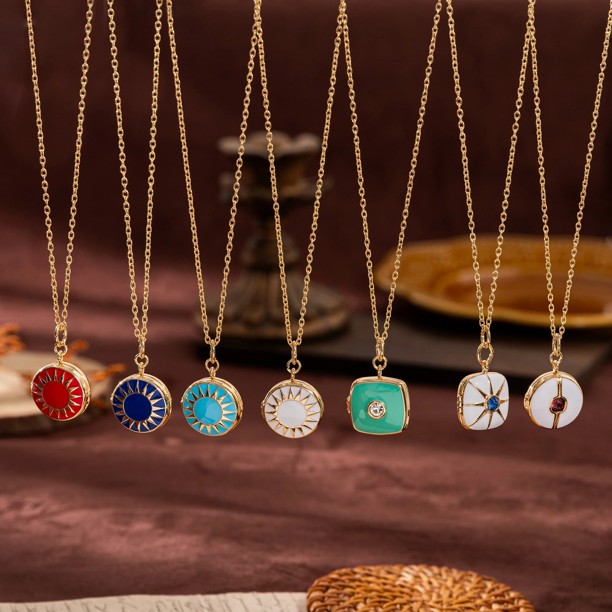 

18K gold-plated pendant necklace, women's colorful enamel Bohemian charm jewelry gift suitable for daily wear and gift giving