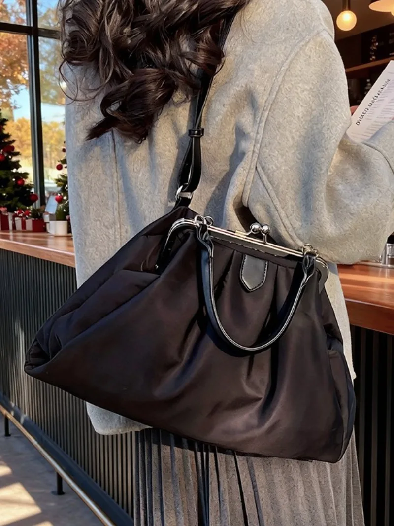 

High Quality Design Sense Shoulder Bag Oxford Solid Colo Hasp Large Capacity Backpacks Korean Style Versatile Fashion Backpacks