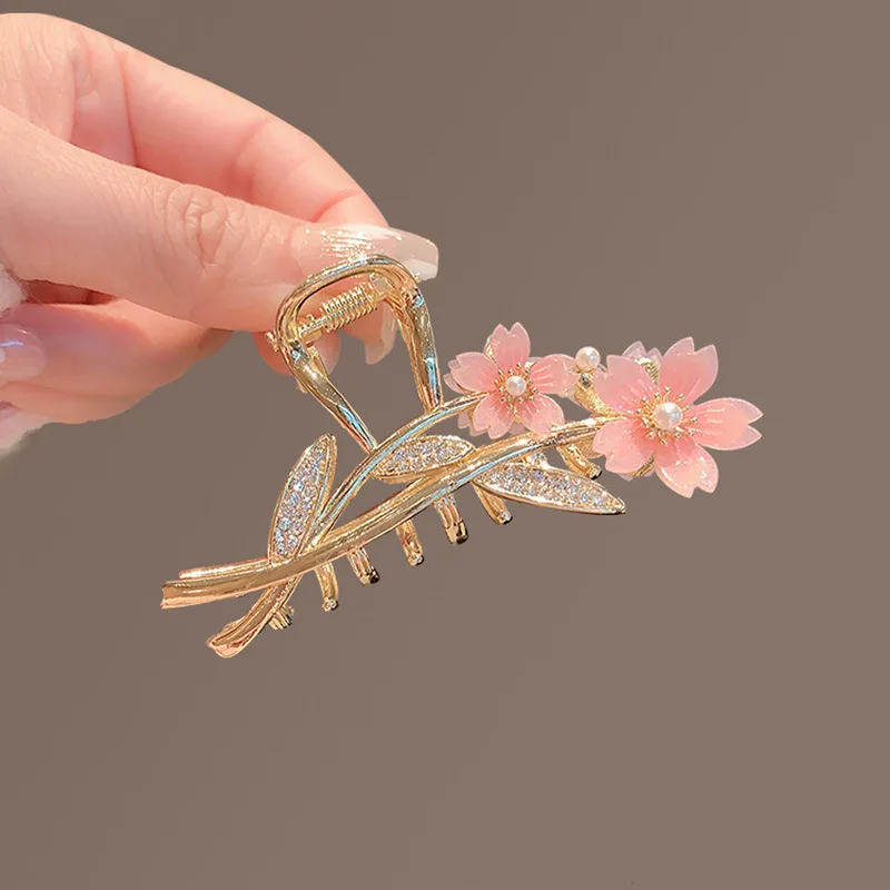 Błyszcząca kwiatem Sakura spinka do włosów damski klips do włosów elegancki metalowy spinka do rekina dziewczyny akcesoria do włosów