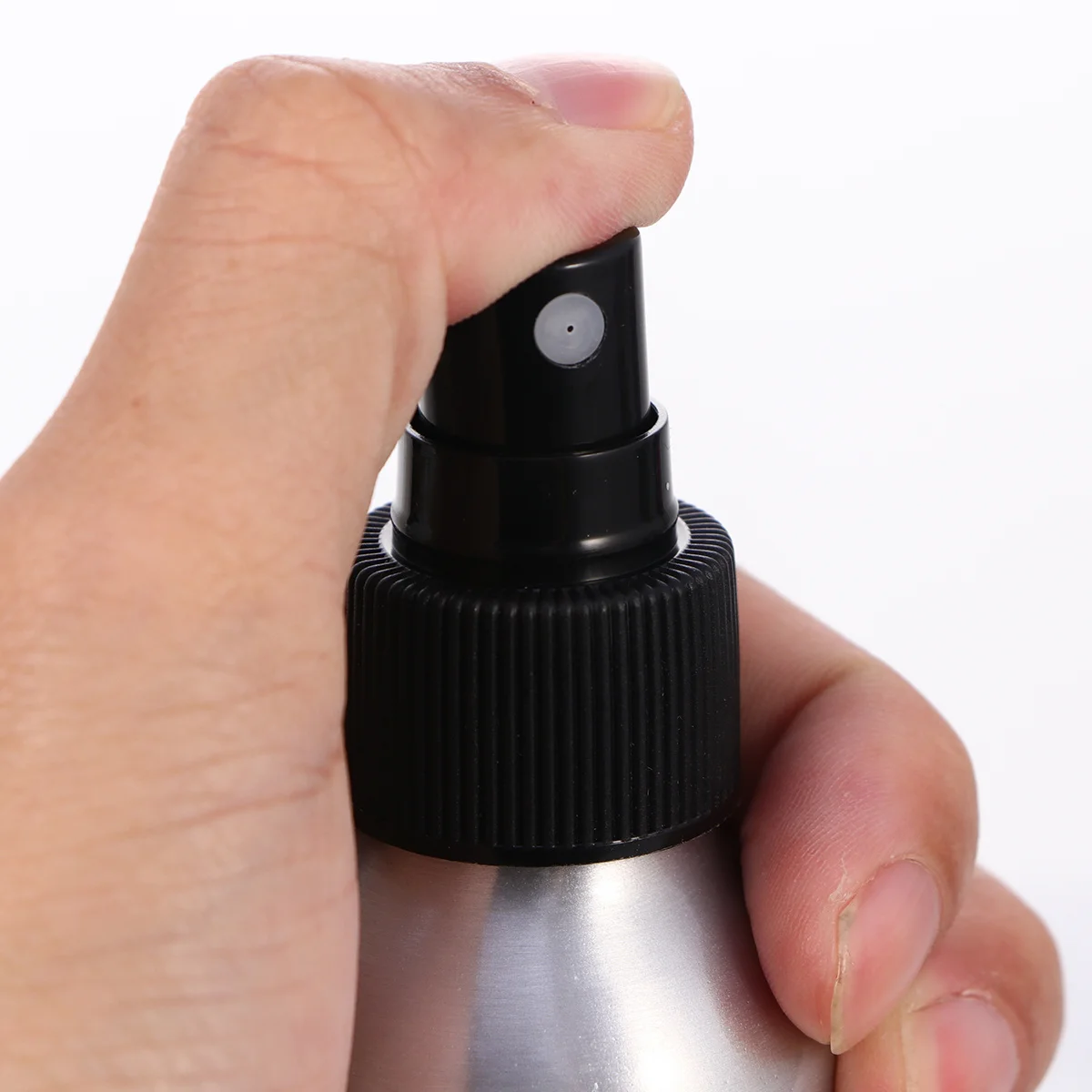 

2Pcs Aluminium Alloy Sunblock Spray Bottles Multi-Use Water Sprayer Leakproof Detachable Refillable for Home Outdoor