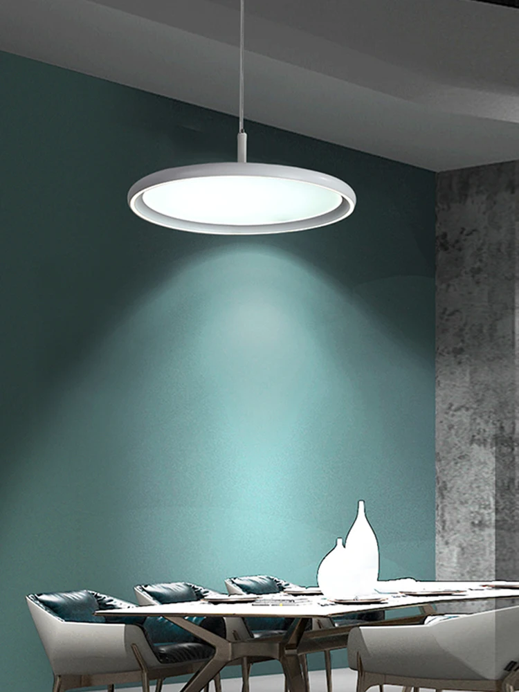 Simples Rodada LED Pendant Light, Controle Remoto Lâmpada Decoração, Preto e branco, Adequado para Sala de Jantar, Quarto, Cozinha, Sala de estar